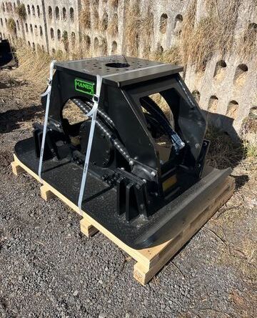 Häner HPC 1500A þjappa á Gröfu