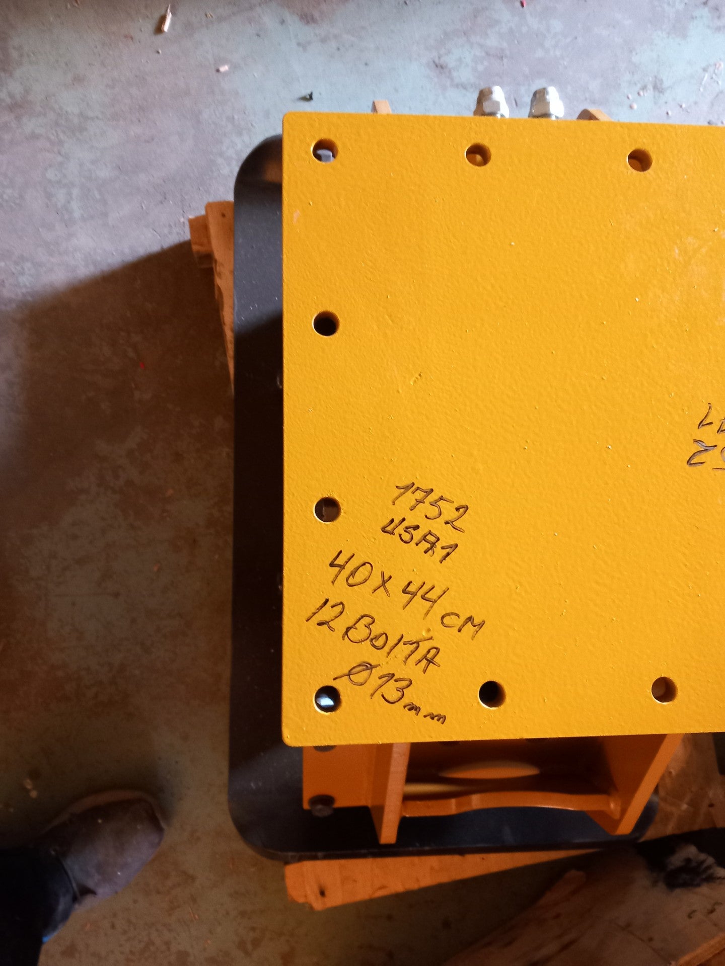 Toft 04EC Hydraulic þjappa á gröfu