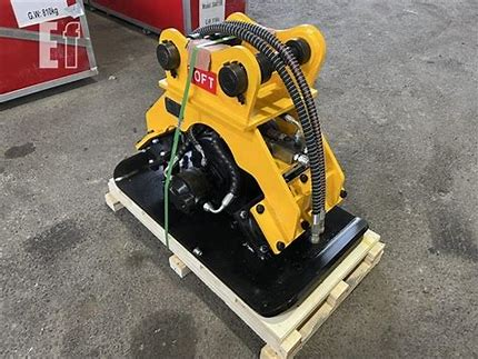 Toft 04EC Hydraulic þjappa á gröfu