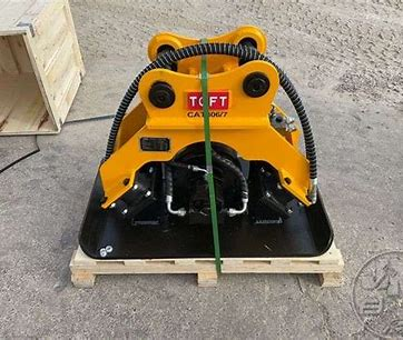 Toft 04EC Hydraulic þjappa á gröfu